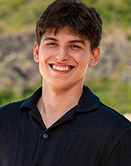 Survivor cast photo of Rizo Velovic